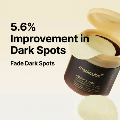 Medicube Vitamin C Brightening Pads deeply hydrating the skin and improving elasticity.